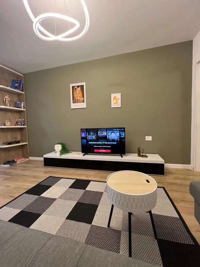 New Bazaar Cane Apartment 3 Tirana